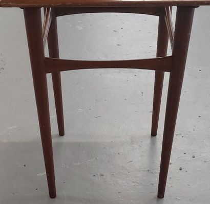 In the taste of Hans OLSEN

Small side table...
