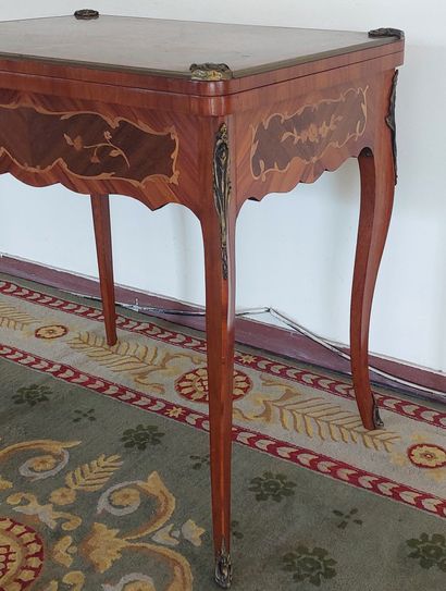GAME TABLE in veneered wood and marquetry,...