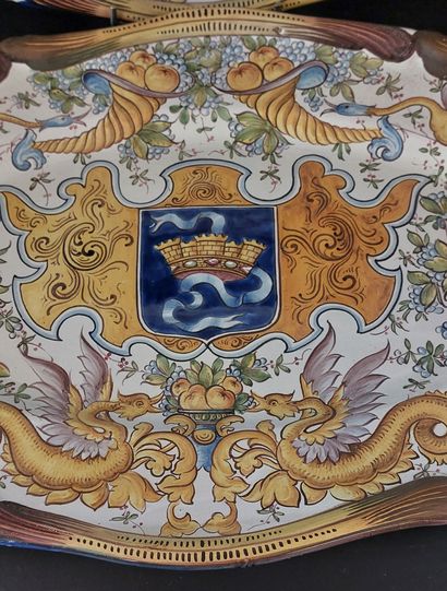 SAINT-CLEMENT

Two Saint-Clément earthenware...