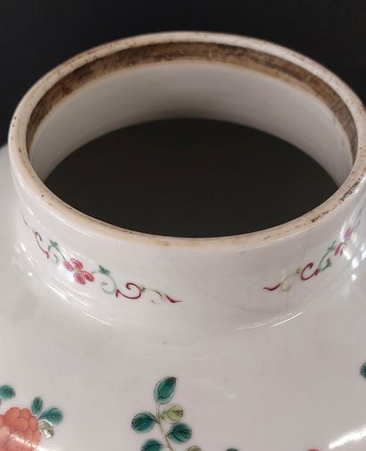 China, circa 1900-1920, 

Famille rose porcelain...