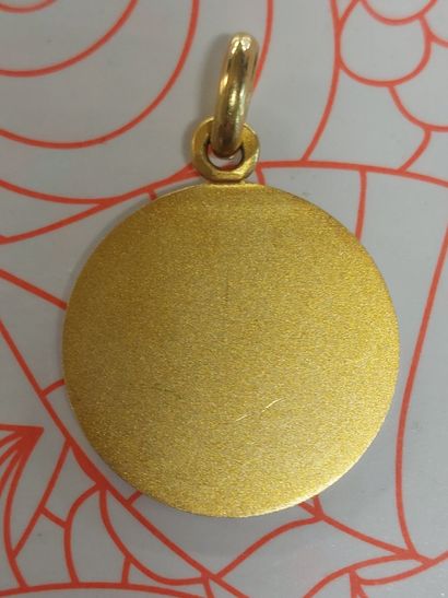 MEDAL in 18K gold 

Weight : 4,53 g



Sold...