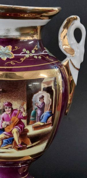 PAIR OF VASES in porcelain of Paris decorated...