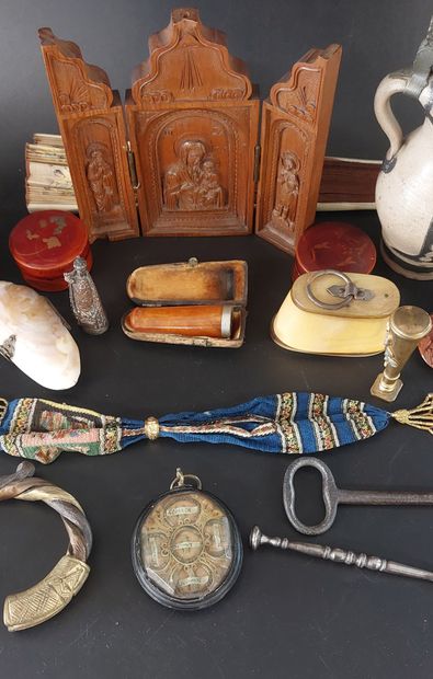 LOT OF WINDOW OBJECTS including 

small bronze...