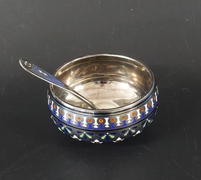 LOT OF SILVER OBJECTS including :

- 2 silver...