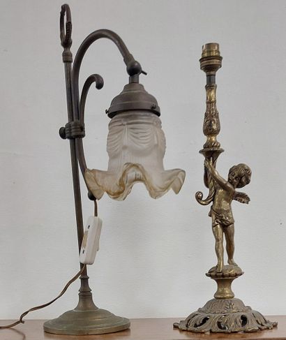 LAMP in bronze with cherub decoration

Total...