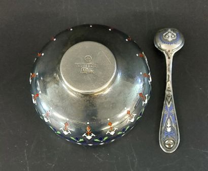 LOT OF SILVER OBJECTS including :

- 2 silver...