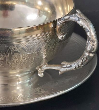 TASSE ET SOUS-TASSE en argent

Poinçon Minerve

Orfèvre...