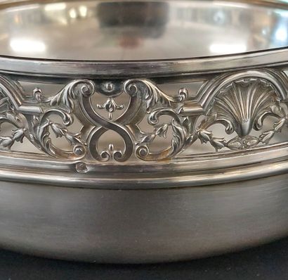 COUPE en argent à décor ajouré 

Poinçon...