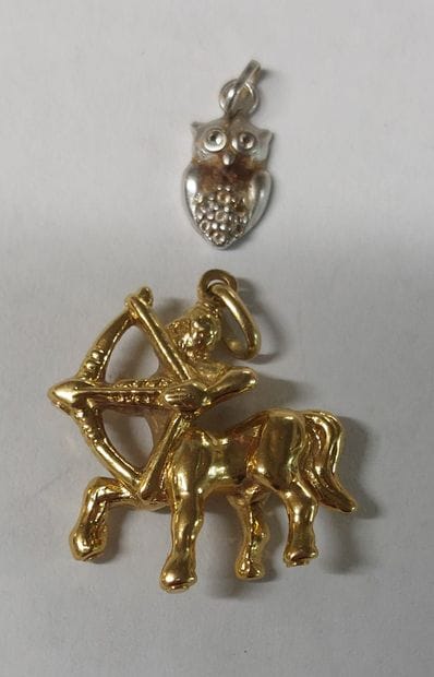 Sagittarius pendant in 18K yellow gold.

Weight:...