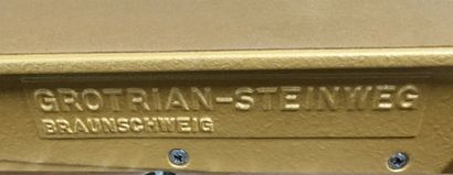 GROTRIAN STEINWEG 122

Grotrian Steinweg...