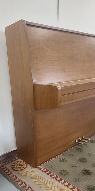 GROTRIAN STEINWEG 122

Grotrian Steinweg...