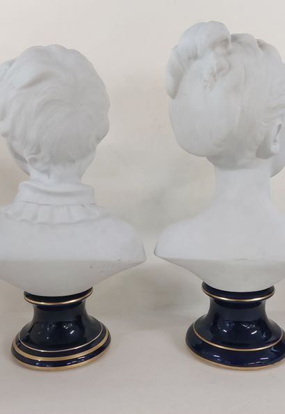 THARAUD LIMOGES

Deux grands bustes en biscuit...
