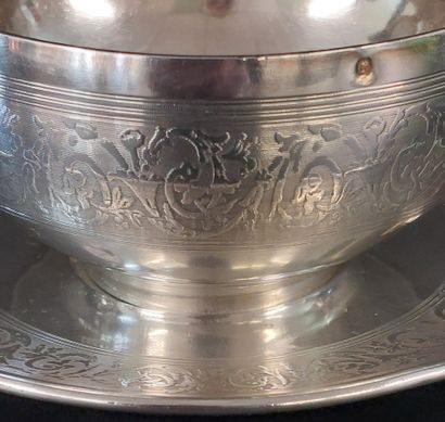 TASSE ET SOUS-TASSE en argent

Poinçon Minerve

Orfèvre...