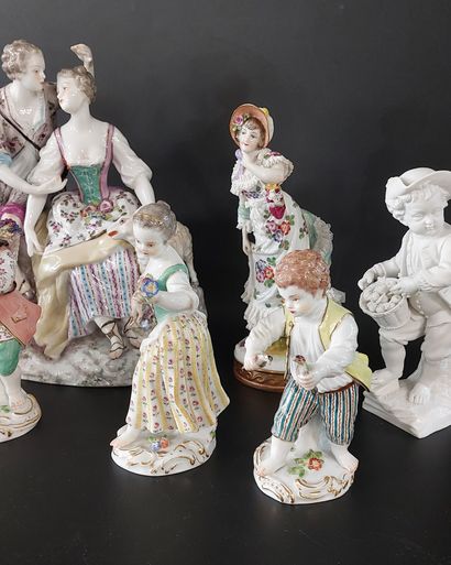 SET OF SUBJECTS IN GERMAN PORCELAIN

Crossed...
