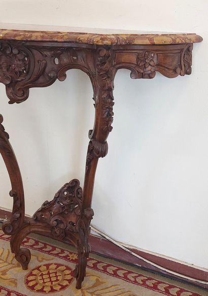 SMALL CONSOLE in molded and carved natural...