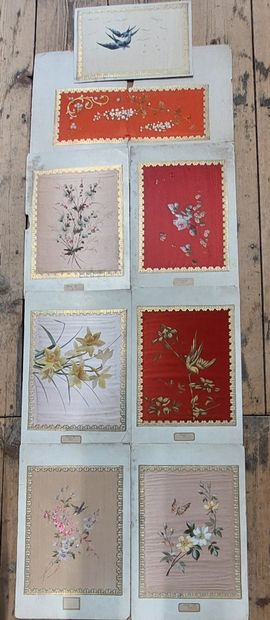 SUITE de 8 peintures sur soie marouflées...