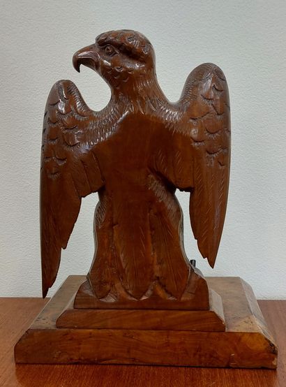 ENCRIER en bois à décor d'aigle, réservoir...