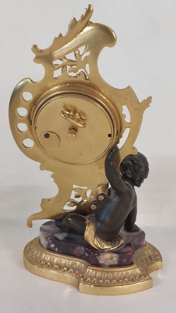 SMALL DESKTOP HANGER in gilt bronze, chased,...