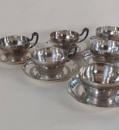 BOULENGER

Six tasses et sous-tasses en métal...