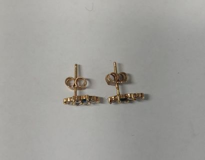 PAIR OF EARRINGS in 18K gold, white and colored...