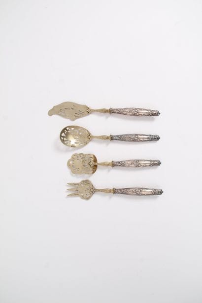 FOUR HORS D'ŒUVRE COUVERTS, handles in 950...