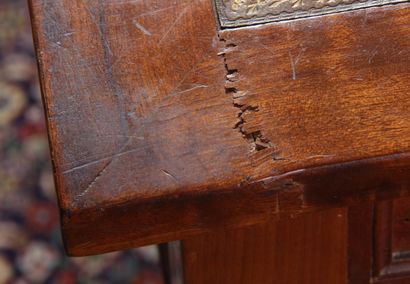 BUREAU DE STYLE DIRECTOIRE
en acajou et placage...