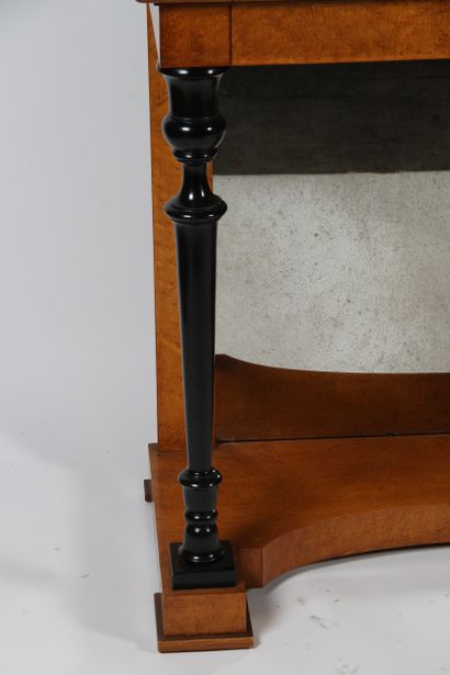 CONSOLE DE STYLE BIEDERMEIER
en placage de...