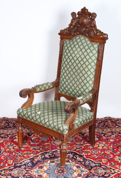 Grand fauteuil de style Renaissance en bois...