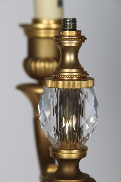 PAIRE DE CANDÉLABRES
en bronze et laiton...