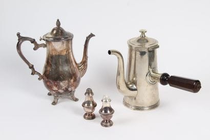 LOT OF METAL
-A coffee pot, truncated cone...