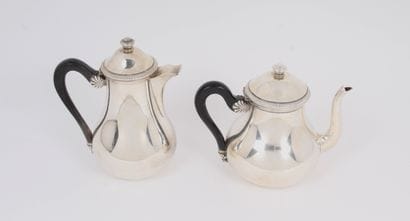 TEA AND COFFEE SET, in silver-plated metal...