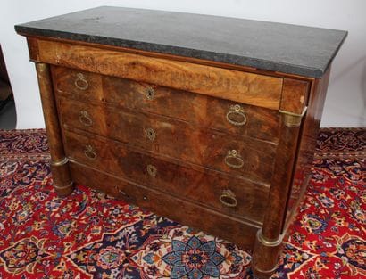 COMMODE D'ÉPOQUE EMPIRE
en acajou et placage...