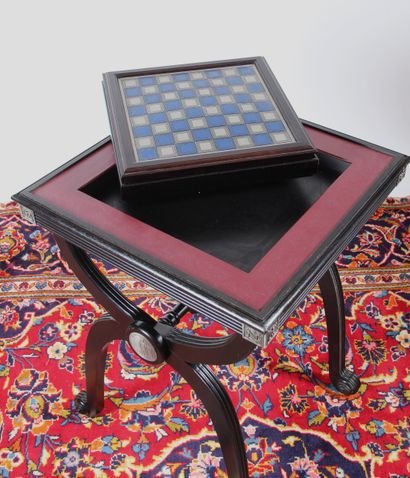 FRANKLIN MINT Table d'échec
En bois noirçi...