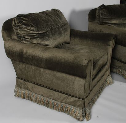 PAIRE DE GRANDS FAUTEUILS CLUB
en velours...