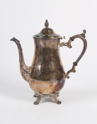 LOT OF METAL
-A coffee pot, truncated cone...