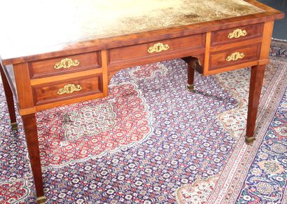 BUREAU DE STYLE DIRECTOIRE
en acajou et placage...