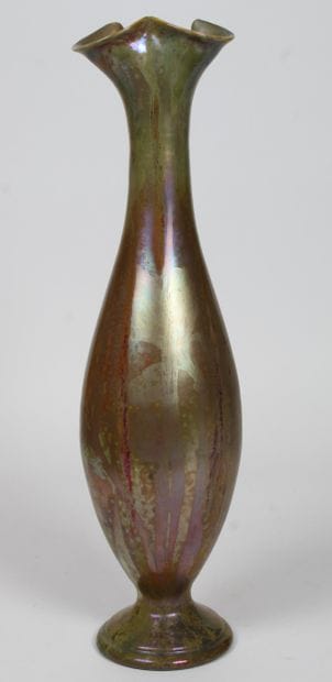 GRAND VASE soliflore, vers 1900, en céramique...