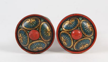 PAIR OF CURTAIN EMBRASTS, in polychrome wood.
Period,...