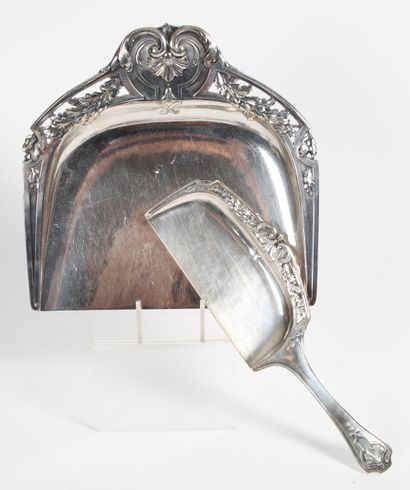 LOT OF METAL AND SILVERED METAL, including...