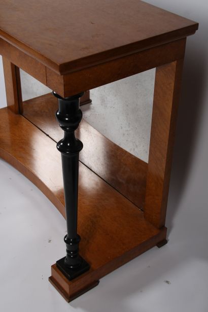 CONSOLE DE STYLE BIEDERMEIER
en placage de...