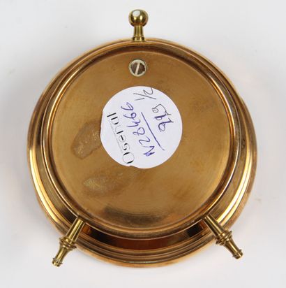 SMALL WALL CLOCK
in brass. White enamel dial...