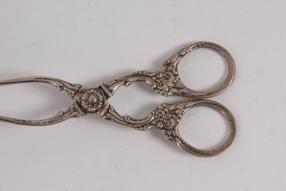 PAIR OF SILVER CRAISIN CUPS.
Weight : 39...