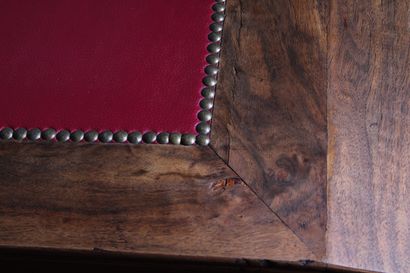 Bureau de pente en noyer et placage de noyer,...