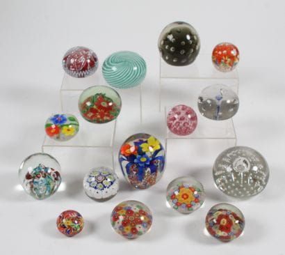 LOT OF SEIZE PAPER PRESS BUBBLES, in threaded...