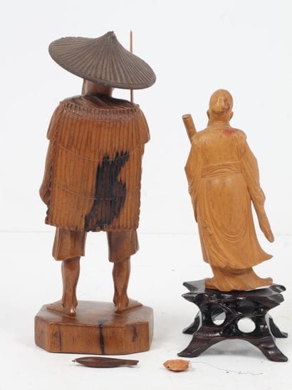 VIETNAM, XXe siècle
Deux sujets en bois sculptés,...