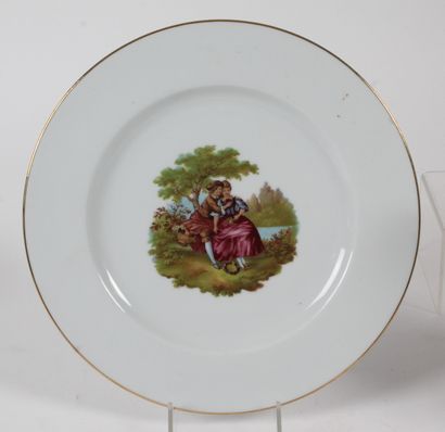 LOT DE PORCELAINE, comprenant : 
- 3 sujets...