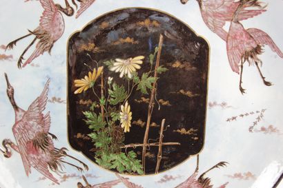 BURGUNDY EARTHENWARE
Large earthenware dish...