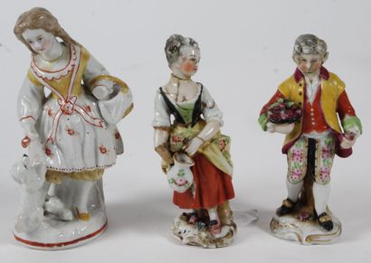 LOT DE PORCELAINE, comprenant : 
- 3 sujets...