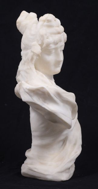 BUST OF A YOUNG WOMAN, facing right, in alabaster.
Circa...