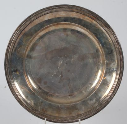 LOT DE METAL ARGENTE comprenant : 
- un plat...